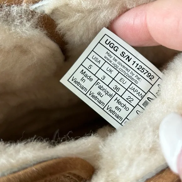 New Ugg Cory II Suede Booties - Picture 4 of 6